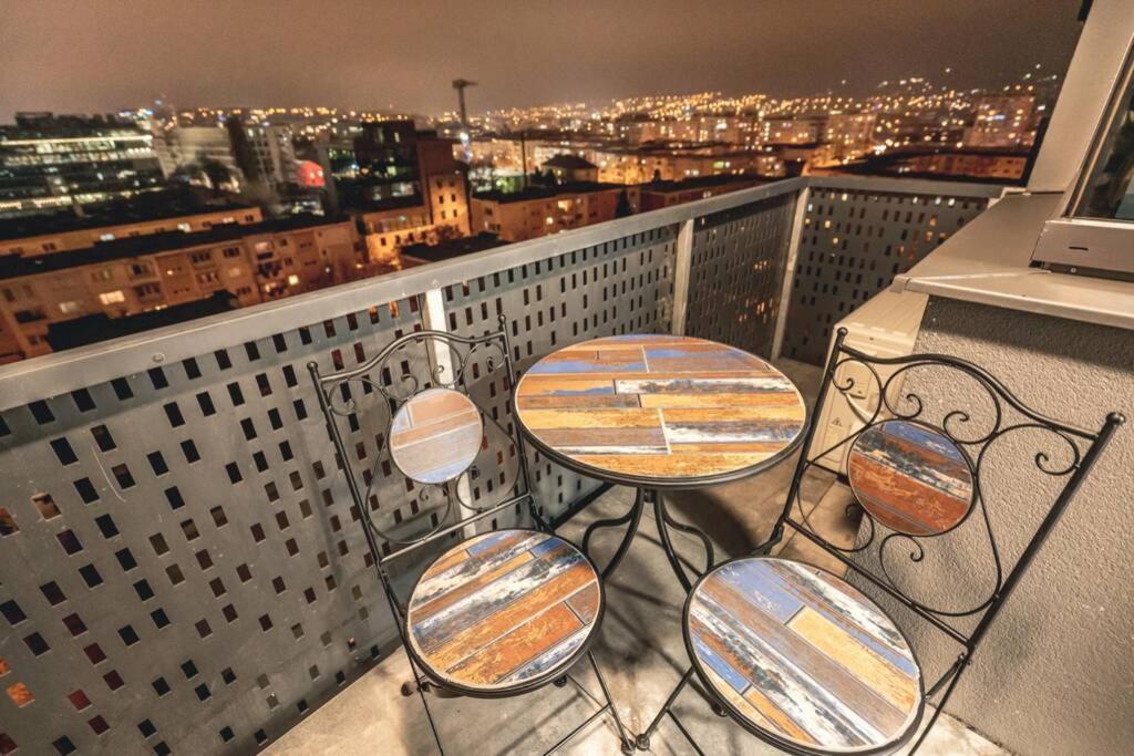 Briana Luxury Panoramic View Apartment Cluj-Napoca Exterior photo